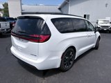 New 2026 Chrysler Pacifica Limited image 5