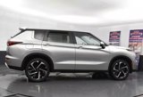 Used 2024 Mitsubishi Outlander SE image 4