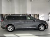 Used 2022 Chrysler Pacifica Touring-L image 3