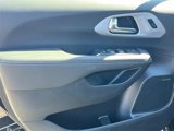 New 2025 Chrysler Pacifica Limited w/ Uconnect Theater Family Group image 4