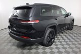 Used 2023 Jeep Grand Cherokee L Laredo image 5