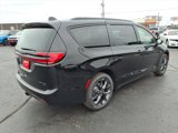New 2026 Chrysler Pacifica Limited image 2