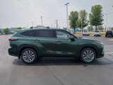 New 2025 Toyota Highlander Platinum image 5