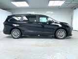 New 2025 Toyota Sienna XLE image 2