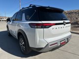 New 2025 Nissan Pathfinder SL image 4