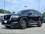 New 2025 Nissan Pathfinder Platinum image 3