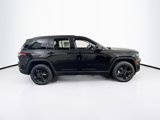 Used 2023 Jeep Grand Cherokee Limited w/ Black Appearance Package image 4