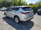 New 2025 Mitsubishi Outlander ES image 4