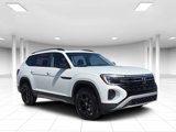 New 2025 Volkswagen Atlas Peak Edition SE image 1
