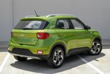 Used 2023 Hyundai Venue SEL image 2