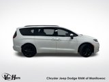 Used 2023 Chrysler Pacifica Touring-L image 2