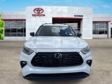 New 2025 Toyota Highlander XLE image 2