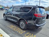 Used 2022 Chrysler Pacifica Limited image 5