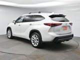 Used 2022 Toyota Highlander Limited image 3