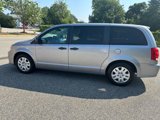 Used 2019 Dodge Grand Caravan SE w/ UConnect Hands-Free Group image 6