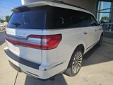 Used 2019 Lincoln Navigator Reserve image 6