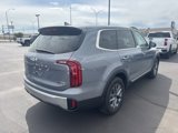 Used 2024 Kia Telluride LX image 3