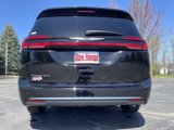 New 2025 Chrysler Pacifica Select image 3