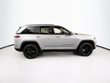 Used 2023 Jeep Grand Cherokee Altitude image 4