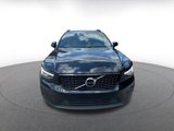 Used 2024 Volvo XC40 B5 Core image 2