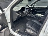 Certified 2025 Porsche Macan image 4