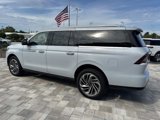 New 2025 Lincoln Navigator L Reserve image 4