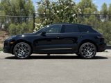 Used 2025 Porsche Macan image 2