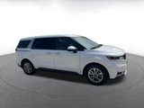 Used 2024 Kia Carnival LX image 2