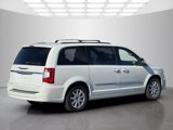 Used 2013 Chrysler Town & Country Touring image 5