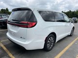 Used 2022 Chrysler Pacifica Touring-L w/ Uconnect Theater Family Group image 5