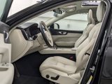 Used 2023 Volvo XC60 B5 Core image 3