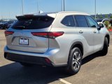 Used 2023 Toyota Highlander XLE image 4