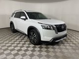 New 2025 Nissan Pathfinder Platinum image 2