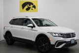 Used 2024 Volkswagen Tiguan SE w/ Panoramic Sunroof Package image 2