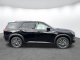 New 2025 Nissan Pathfinder SL image 3