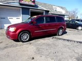 Used 2015 Chrysler Town & Country Touring-L image 3