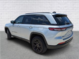 Used 2024 Jeep Grand Cherokee Altitude image 3