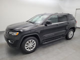 Used 2021 Jeep Grand Cherokee Laredo image 2