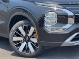 New 2025 Mitsubishi Outlander SE image 2
