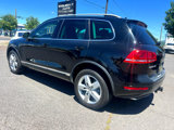 Used 2012 Volkswagen Touareg Sport image 3