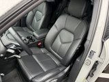 Used 2025 Porsche Macan image 5