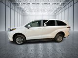 Used 2025 Toyota Sienna LE image 5
