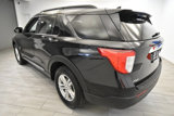 Used 2022 Ford Explorer XLT image 3
