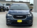 New 2025 Chrysler Pacifica Select image 3