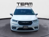 Used 2023 Chrysler Pacifica Touring-L image 2