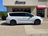 New 2026 Chrysler Pacifica Select image 4
