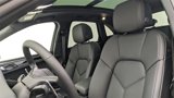 Used 2025 Porsche Macan image 5