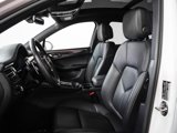 Certified 2025 Porsche Macan image 5