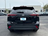 Used 2024 Toyota Highlander LE image 5