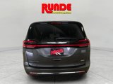 Used 2022 Chrysler Pacifica Touring-L image 4